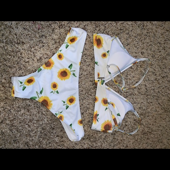 Swim suit - Picture 2 of 2